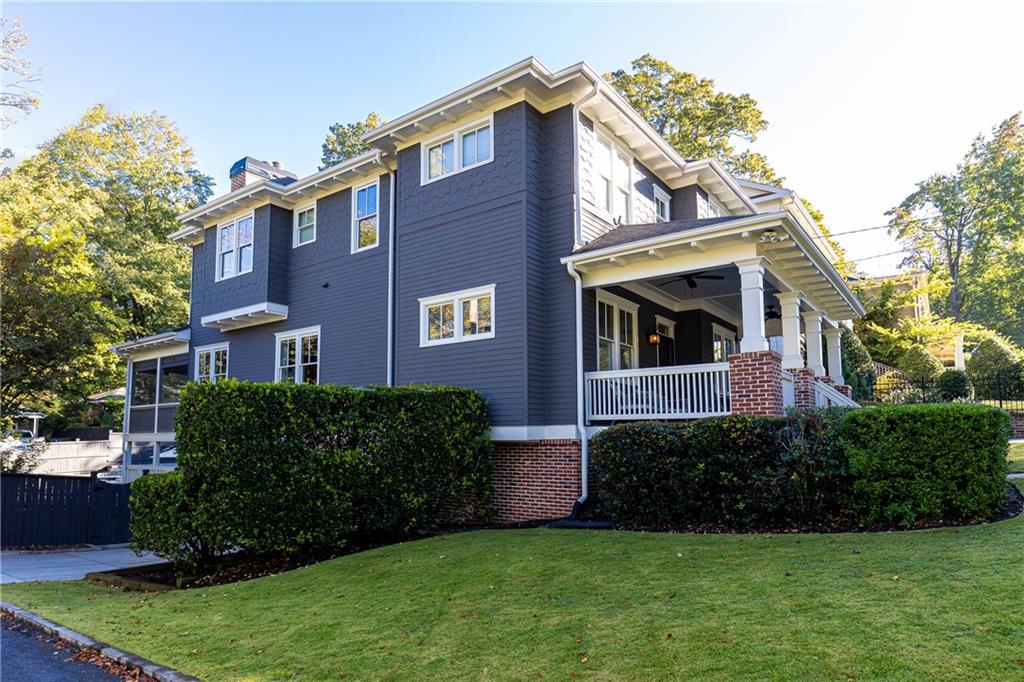 132 Springdale Drive NE