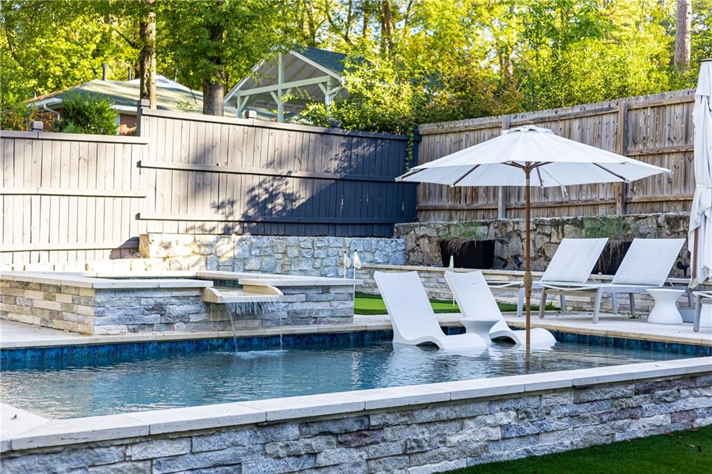 132 Springdale Drive NE