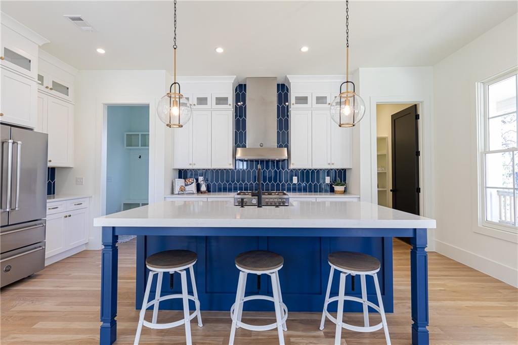 1099 Palafox Drive