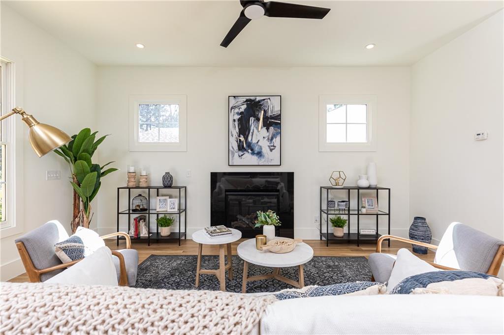 1099 Palafox Drive
