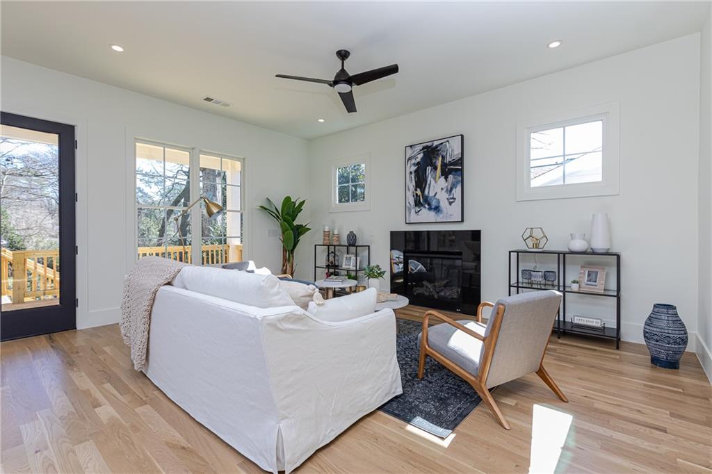 1099 Palafox Drive