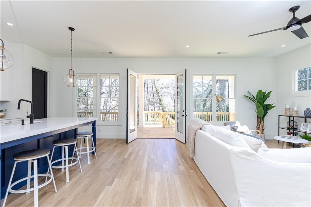 1099 Palafox Drive
