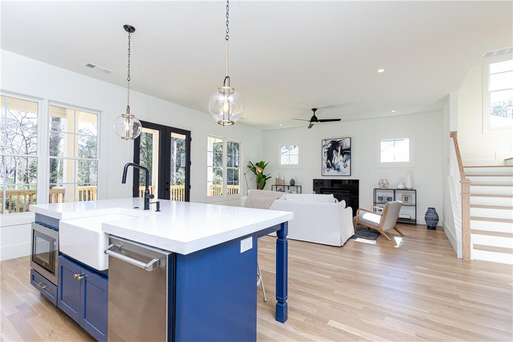 1099 Palafox Drive
