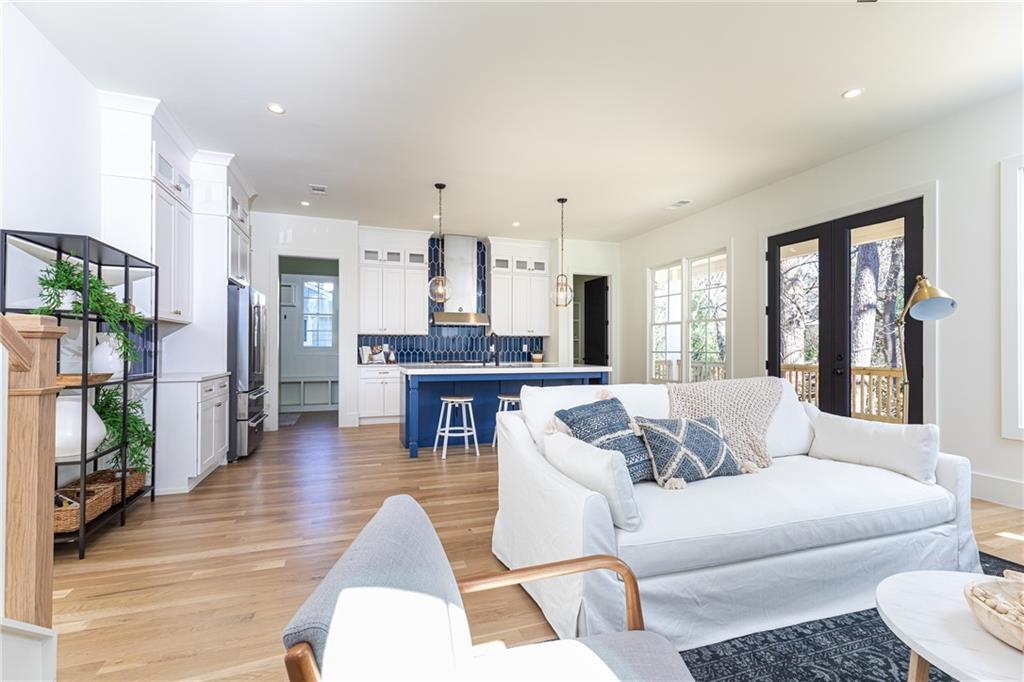 1099 Palafox Drive