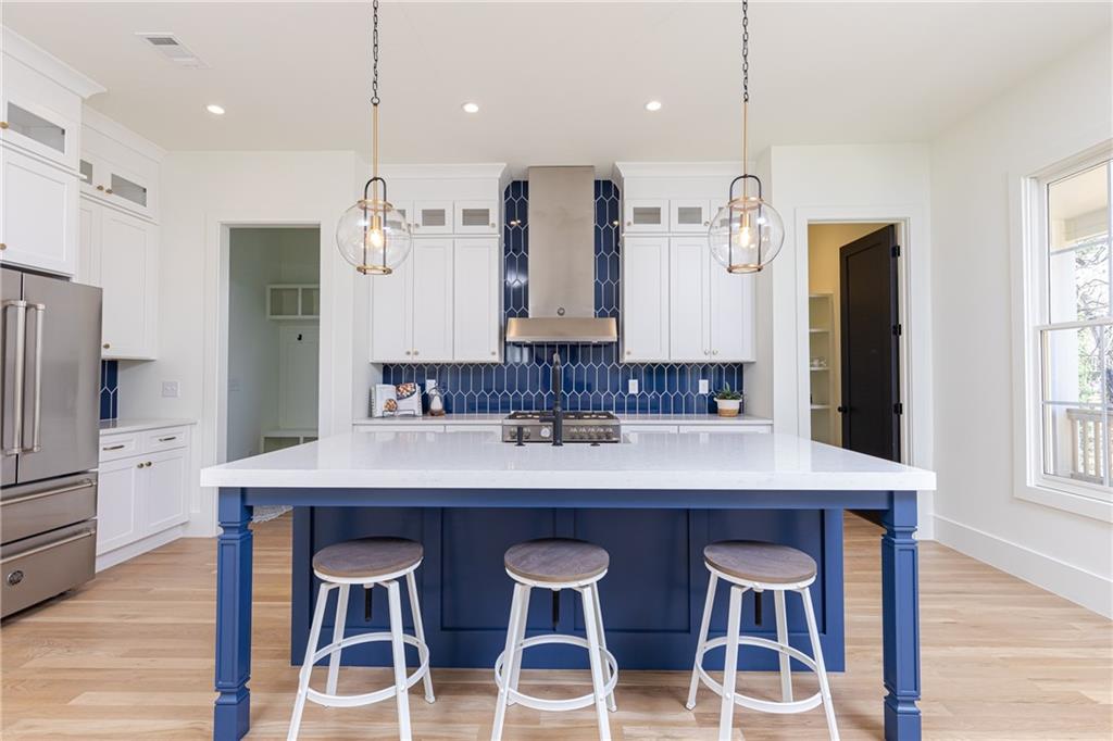 1099 Palafox Drive