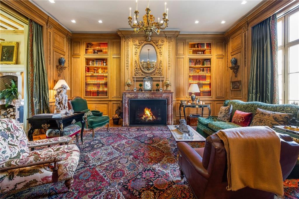 2288 Peachtree Road NW Unit 6