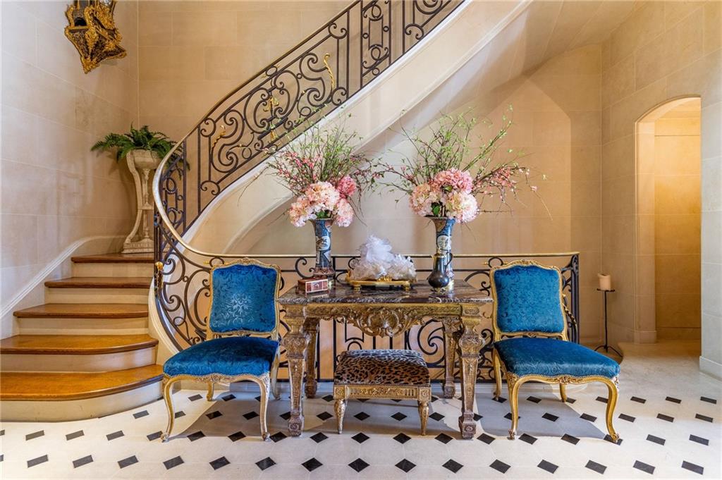 2288 Peachtree Road NW Unit 6