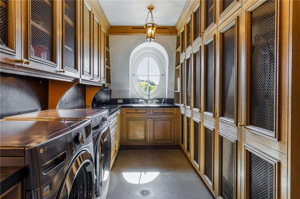 2288 Peachtree Road NW Unit 6