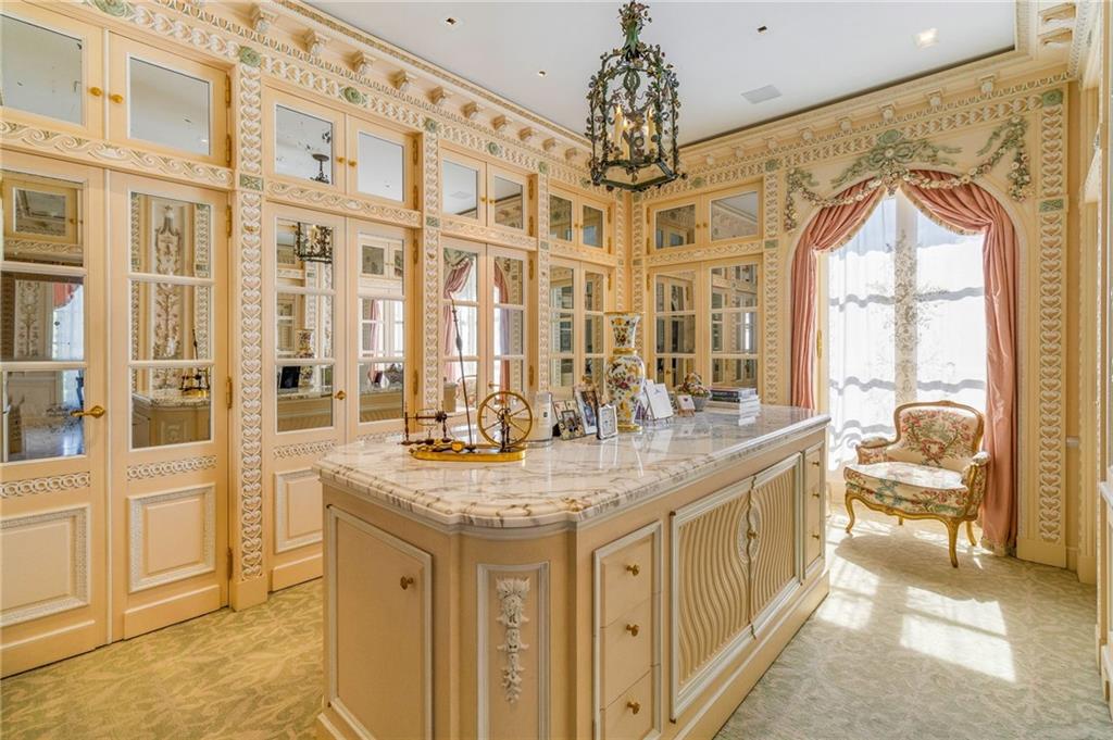 2288 Peachtree Road NW Unit 6