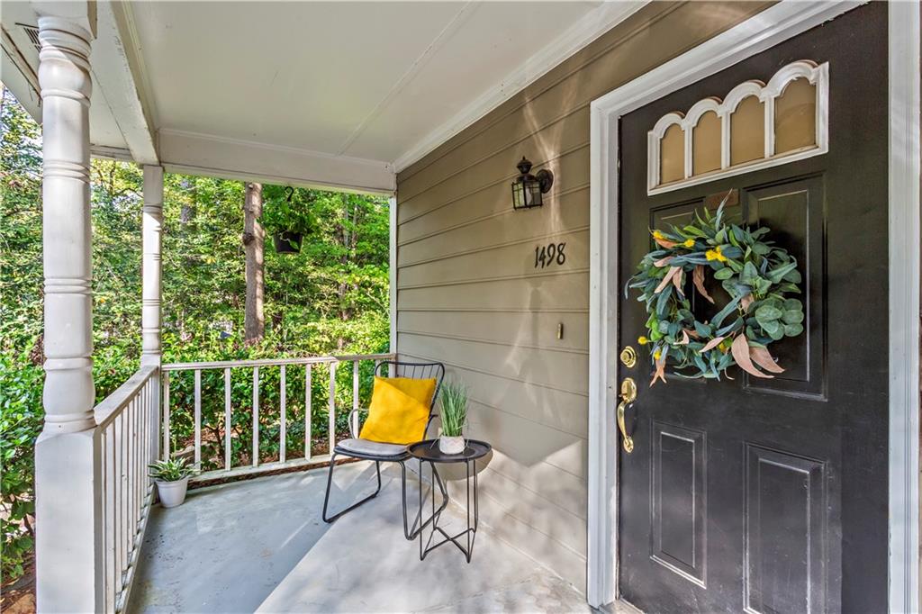 1498 Oakridge Court