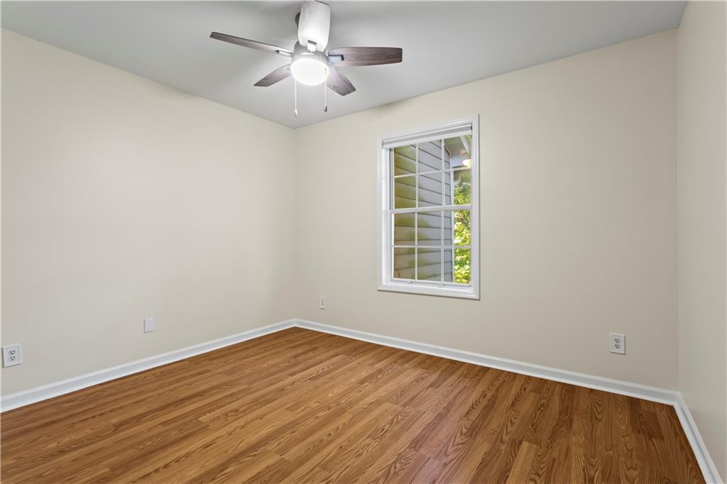 1498 Oakridge Court