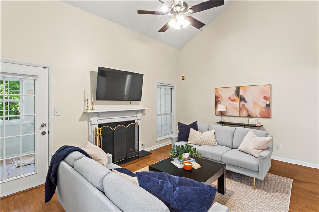 1498 Oakridge Court