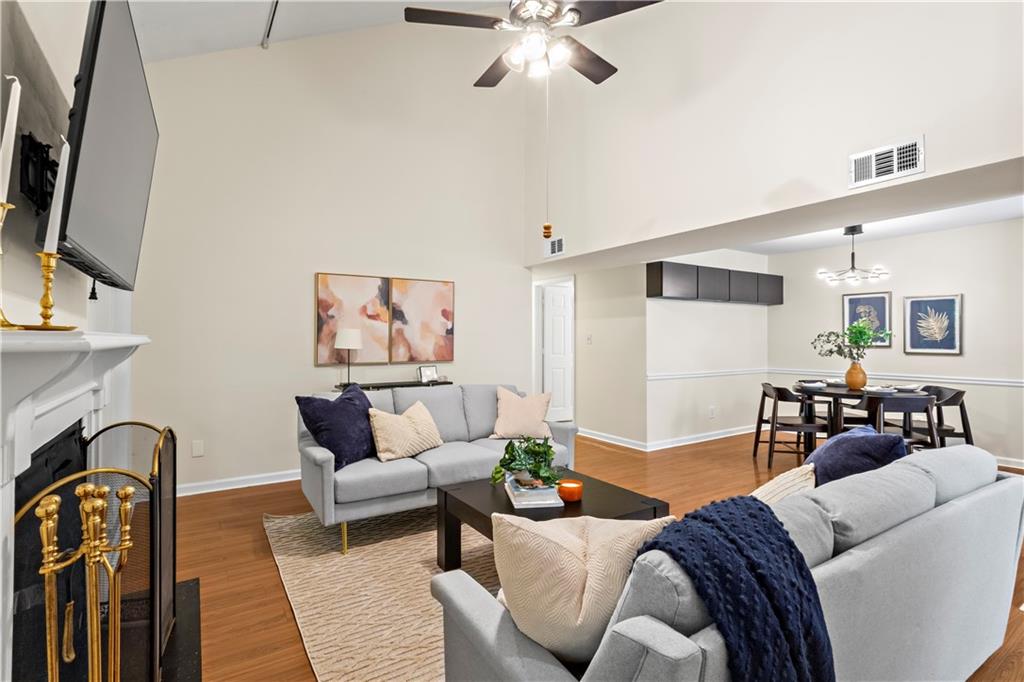 1498 Oakridge Court