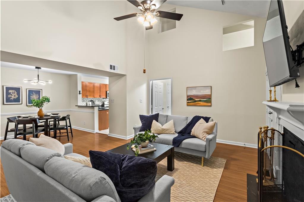 1498 Oakridge Court
