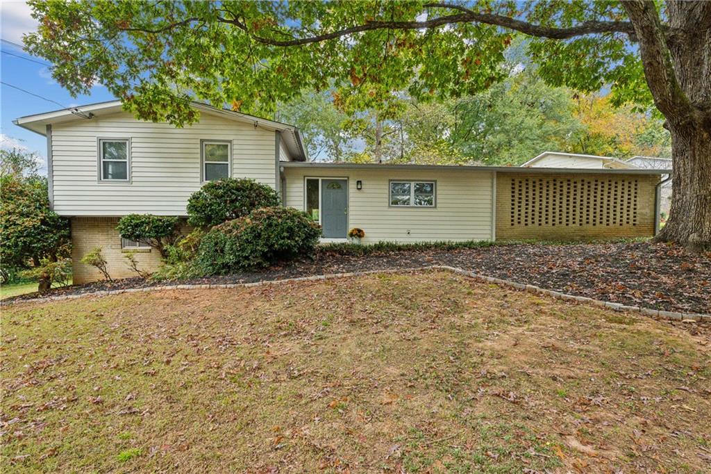 3952 Forrestal Drive