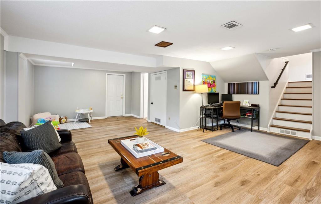 3952 Forrestal Drive