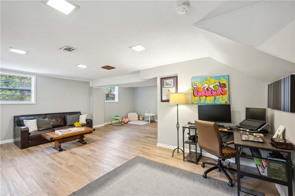 3952 Forrestal Drive