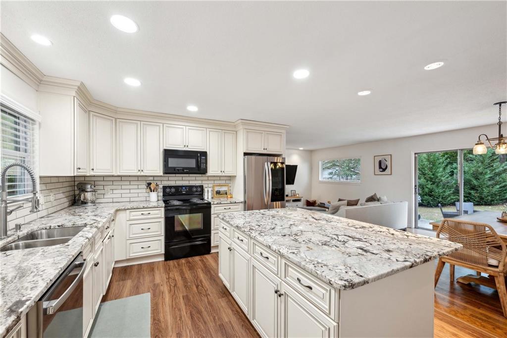 3952 Forrestal Drive