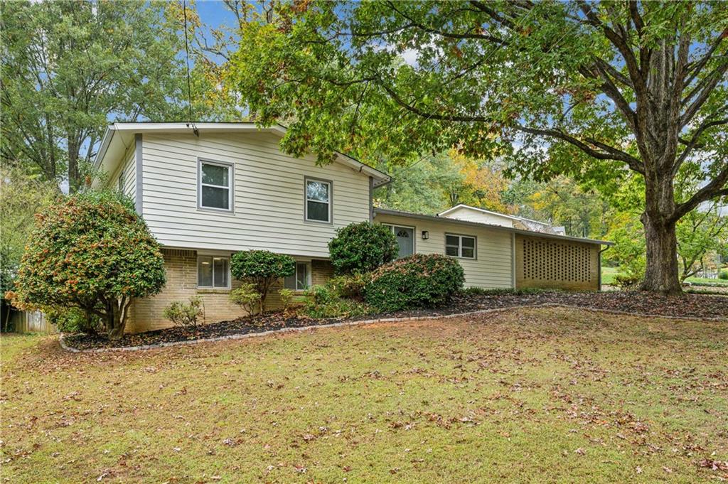 3952 Forrestal Drive