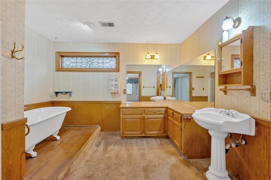 3331 Woodsfield Drive NE