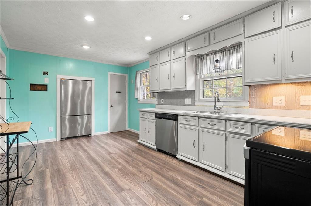 6053 Henderson Mountain Road