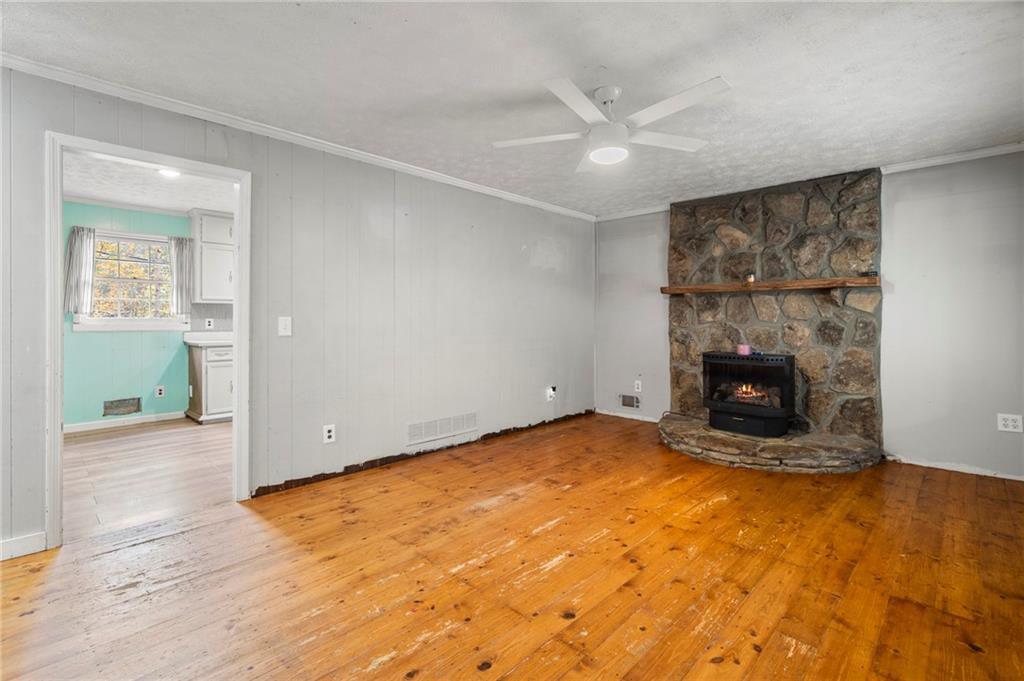 6053 Henderson Mountain Road