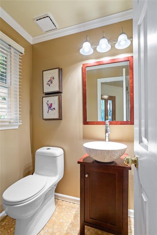 1005 Shady Valley Place NE