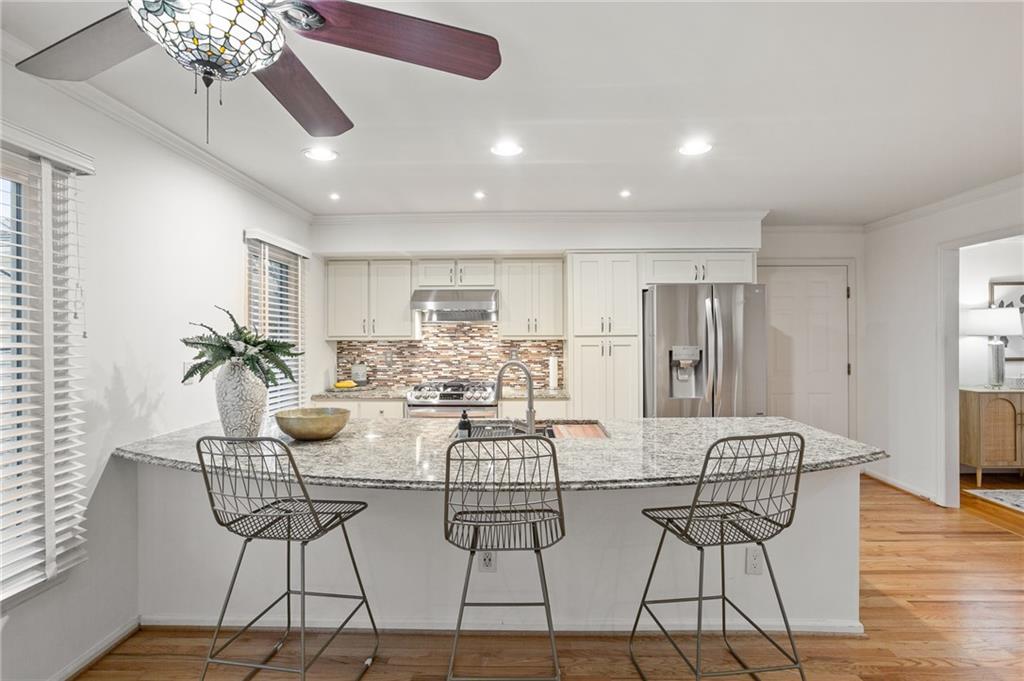 1005 Shady Valley Place NE