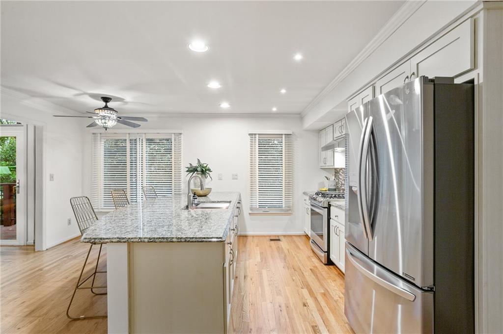 1005 Shady Valley Place NE