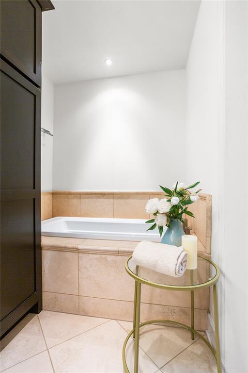 1005 Shady Valley Place NE