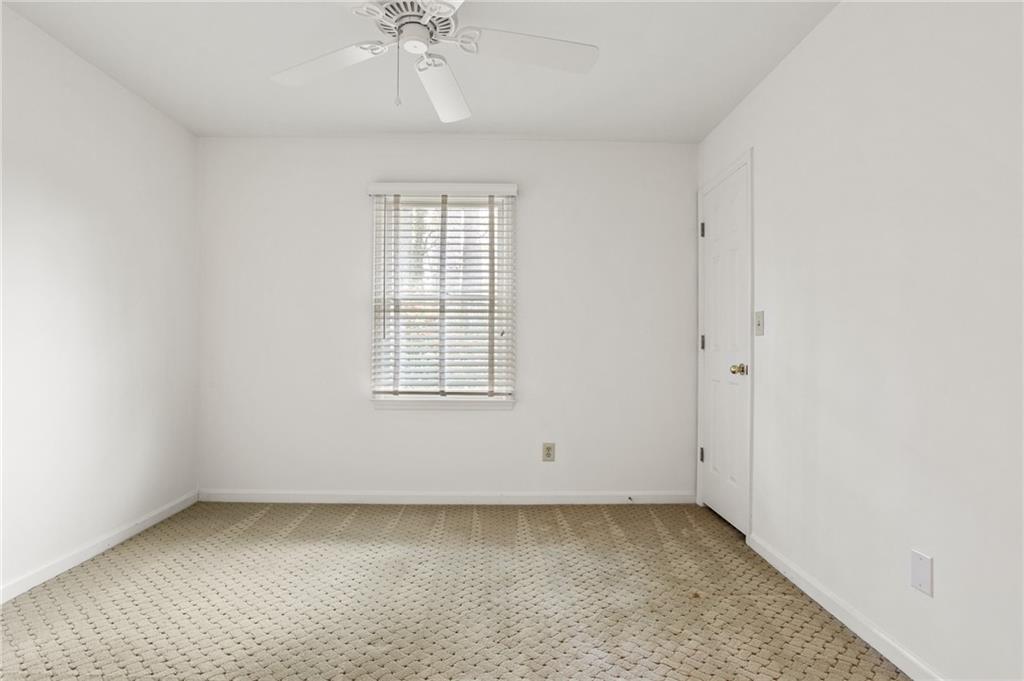 1005 Shady Valley Place NE