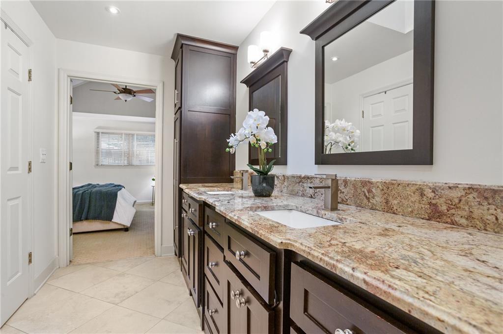 1005 Shady Valley Place NE