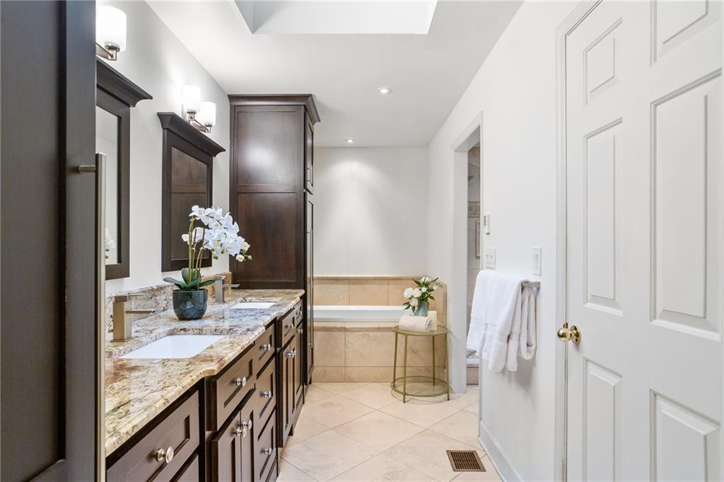 1005 Shady Valley Place NE