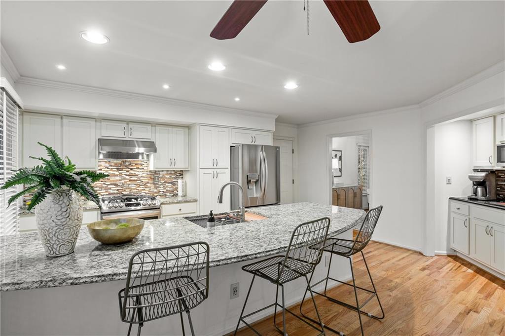 1005 Shady Valley Place NE