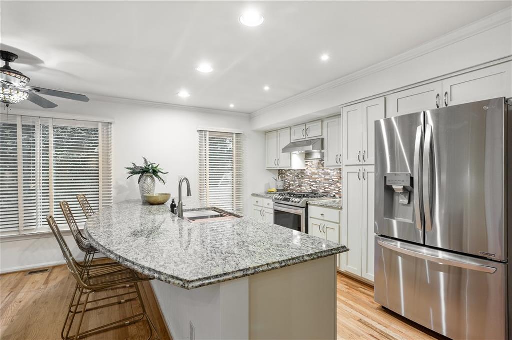 1005 Shady Valley Place NE