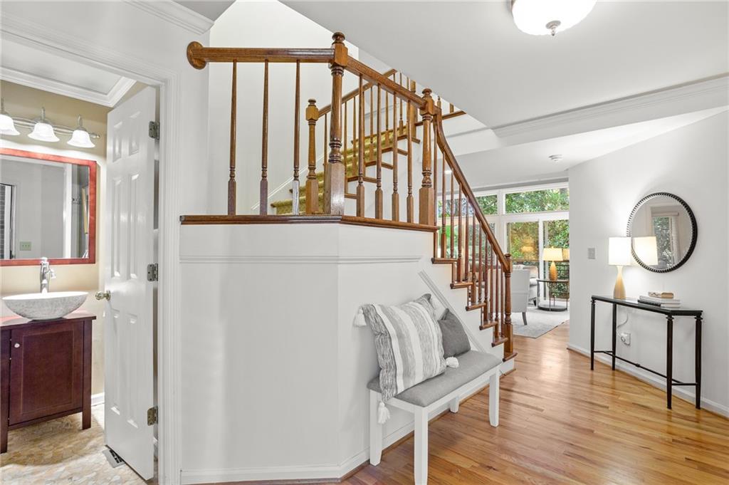 1005 Shady Valley Place NE