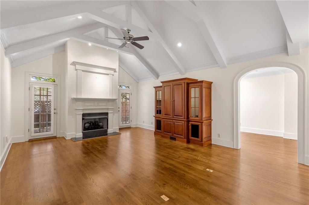 3685 Peachtree Road NE Unit 4