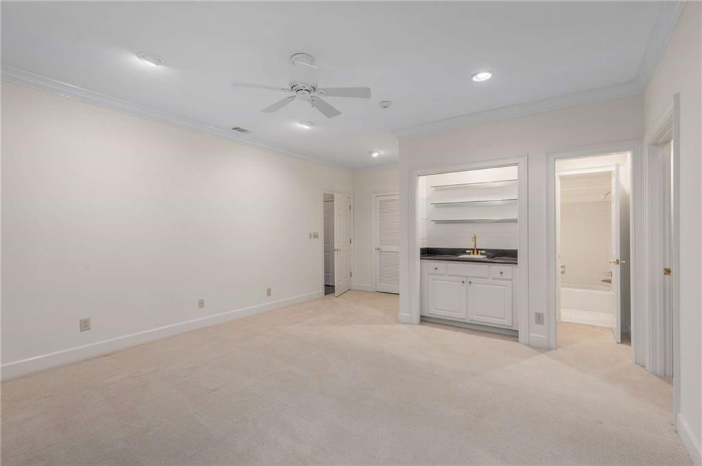 3685 Peachtree Road NE Unit 4