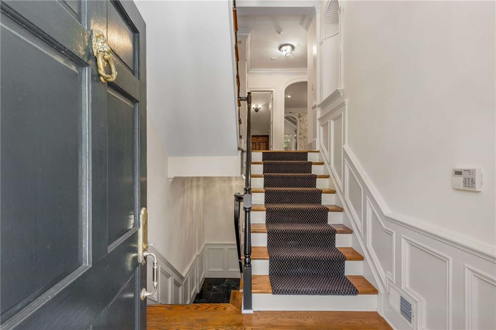 3685 Peachtree Road NE Unit 4