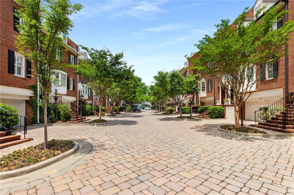3685 Peachtree Road NE Unit 4