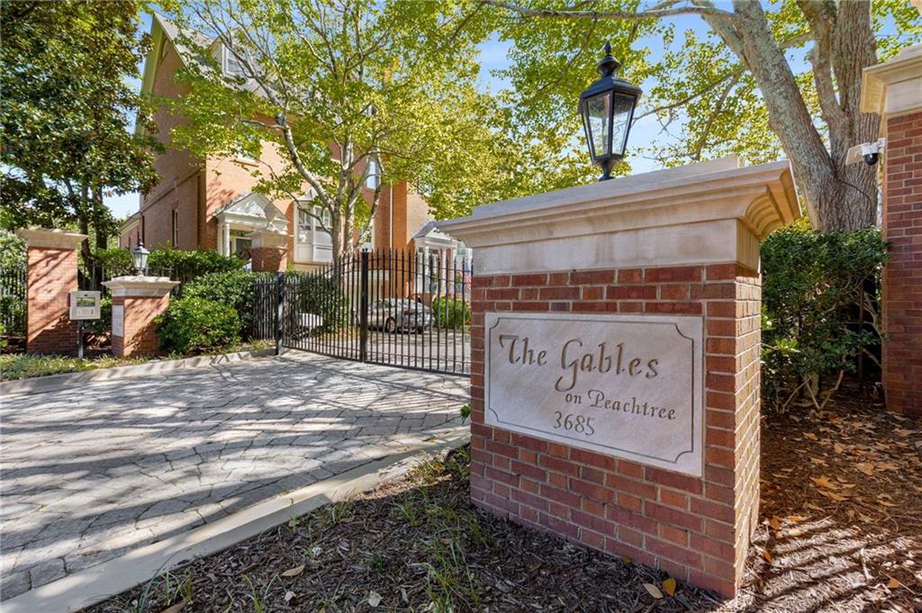 3685 Peachtree Road NE Unit 4