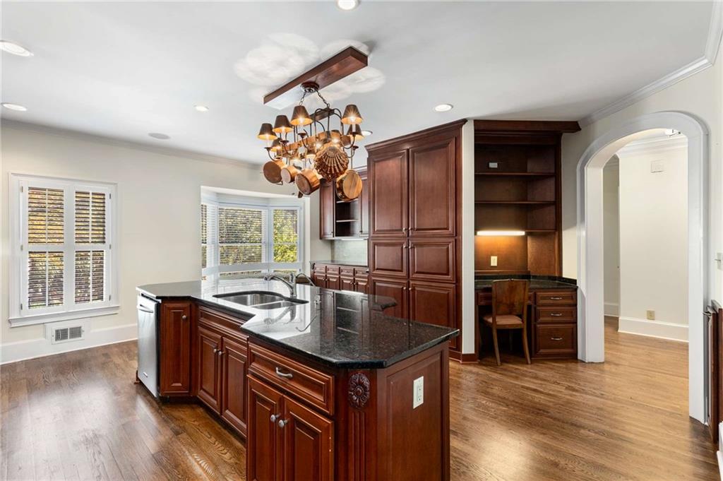 3685 Peachtree Road NE Unit 4