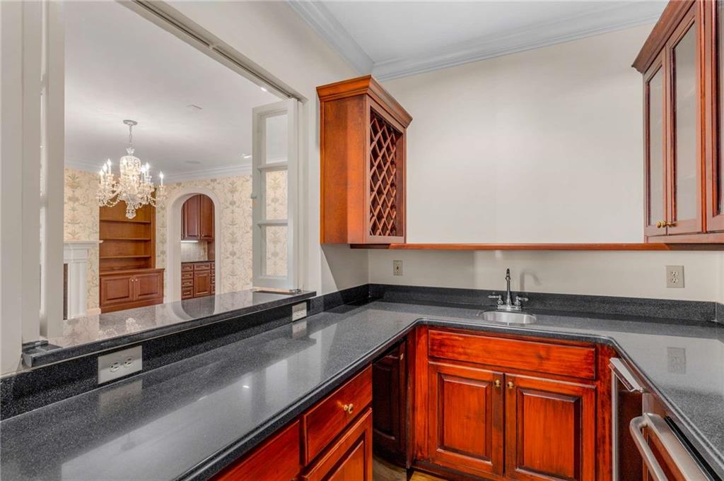 3685 Peachtree Road NE Unit 4