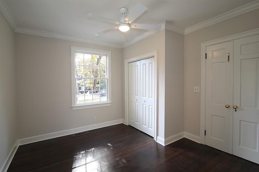 563 Collier Road NW