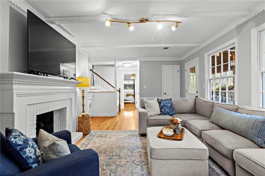 905 Edgewater Trail