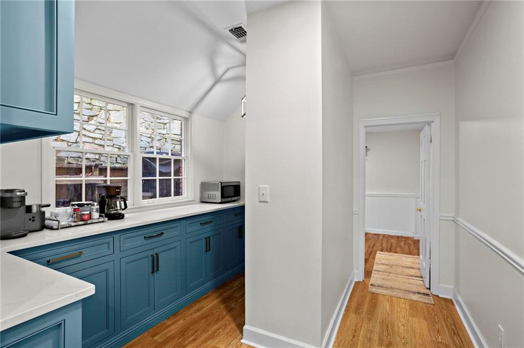905 Edgewater Trail