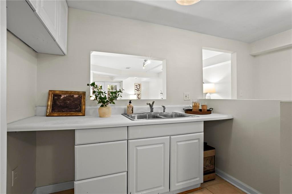905 Edgewater Trail