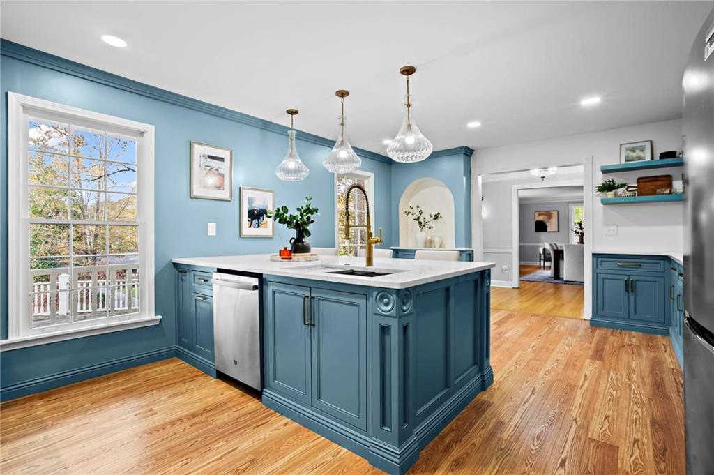 905 Edgewater Trail