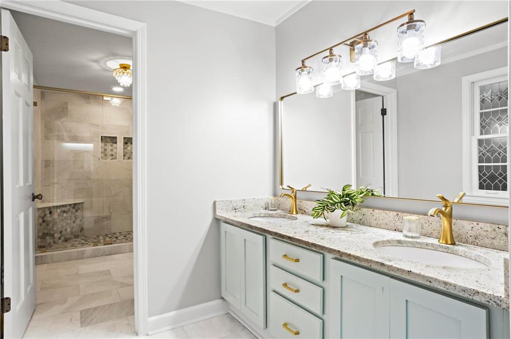905 Edgewater Trail