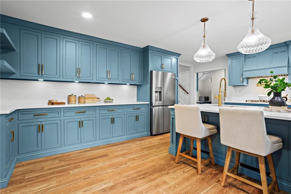 905 Edgewater Trail